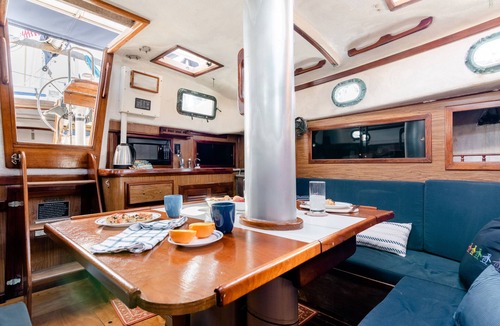 Centro - Supmza 001 Boat Rental | Walk barefoot to beach! Two bathrooms, Air con! Entire private sailboat
