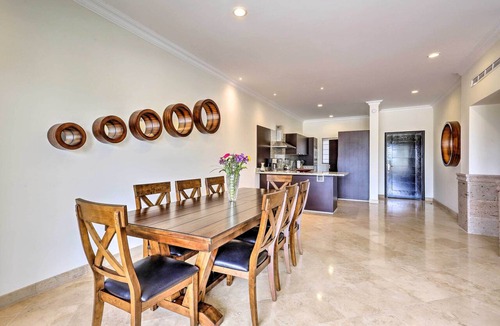 El Medano Ejidal Apartment | Walk to Beach: Modern Cabo Condo w/Balcony!