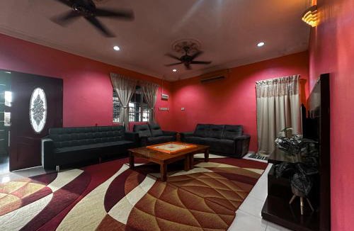 Parit Sakai House | Wan Homestay