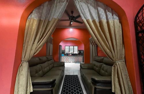 Parit Sakai House | Wan Homestay