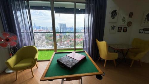 Taman Sri Rampai Apartment | Wangsamas KL Family Penthouse Up to13 PAX