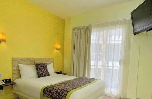 Centro Hotel | Well-Located Room Perfect for Nightlife & Dining – Affordable Rates