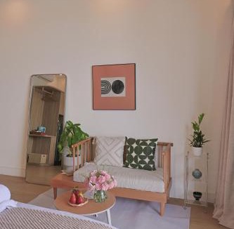 Thuy Khue Bed & Breakfast | West Lake View Apartment, 5 minutes from Hanoi Old Quarter Street, Ba Dinh Square