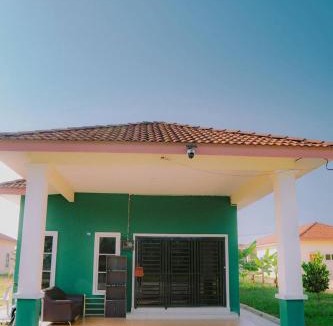 Perak Tengah District Resort | Wewe Homestay CL2