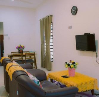 Perak Tengah District Resort | Wewe Homestay CL2
