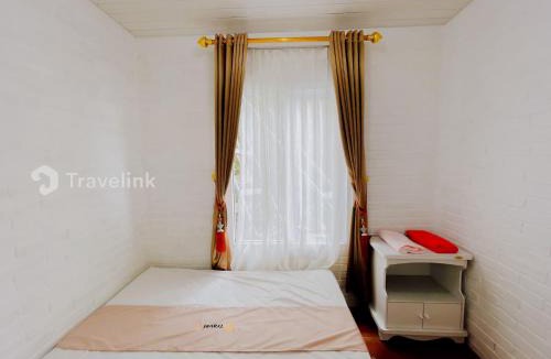 Kejajar Cabin | White Cabin By Travelink