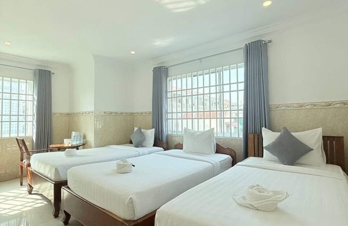 Chamkar Mon Hotel | White Corner Hotel
