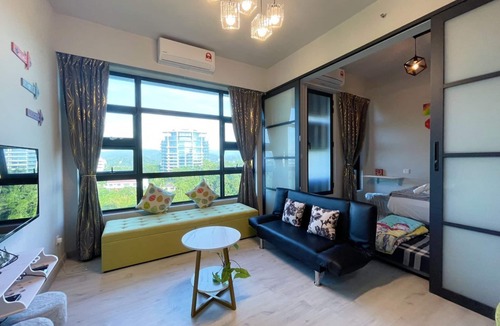 Downtown Kota Kinabalu Apartment | Wi.Stay/4-5Pax/JQ Suites/City Center/Sea & Mt.K View