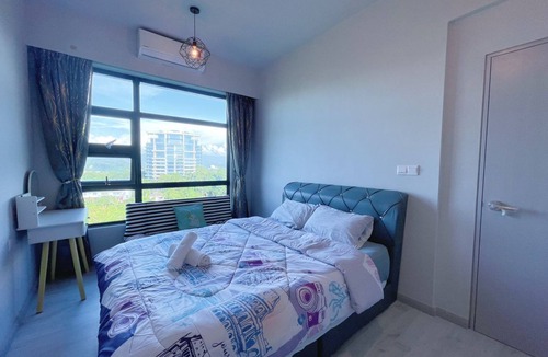 Downtown Kota Kinabalu Apartment | Wi.Stay/4-5Pax/JQ Suites/City Center/Sea & Mt.K View
