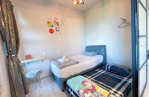 Downtown Kota Kinabalu Apartment | Wi.Stay/4-5Pax/JQ Suites/City Center/Sea & Mt.K View