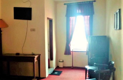 Pacet House | Wisma & Kantin Amanda