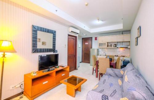 East Kuningan Apartment | Wonderful and Homey 2BR Apartment Bellagio Residence By Travelio
