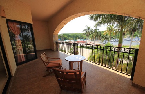 Huautlco Condo | Wonderful Condo For Long And Short Term Stays Near the Beach, ocean view