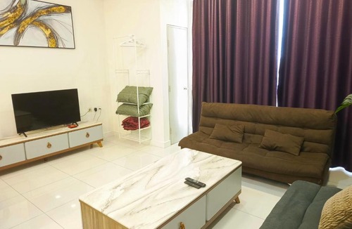 Miri Apartment | Wonderful Times Square Miri Resort 7 Pax Max 2BR 1BA