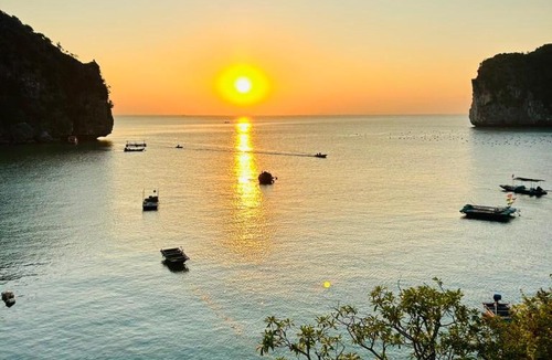 Tran Chau Hotel | Woodstock Beach Camp