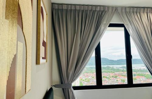Kampung Sungai Nibong Apartment | WOW! Sea & Penang Bridge View Infinity Pool 2BR
