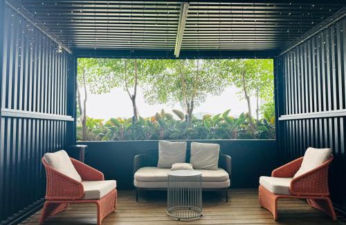 Kampung Sungai Nibong Apartment | WOW! Sea & Penang Bridge View Infinity Pool 2BR