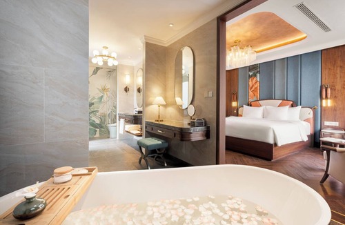 Van Don Hotel | Wyndham Garden Sonasea Van Don