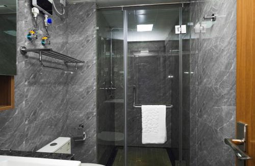 Daun Penh Hotel | X One Hotel
