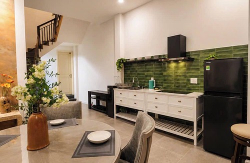 Hai Chau Bed & Breakfast | YA Apartment – 4BR, 5 Beds, Full Amenities