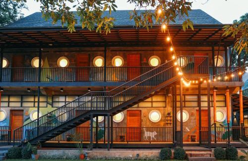 Chang Phueak Hotel | Yellow Pillow village