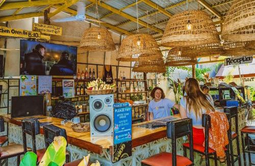 Kampot Hostel | Yellow Star Hostel