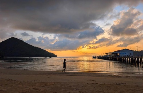 Koh Rong Sanloem Hostel | Yellow Sun M'pay Bay Koh Rong Sanloem