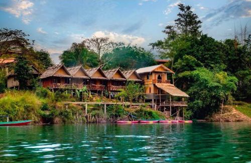 Nong Khiaw House | Yensabai Bungalow River view