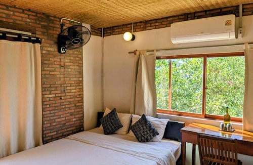 Chamkar Mon Hotel | YK Art House & Bong Bonlai Vegan