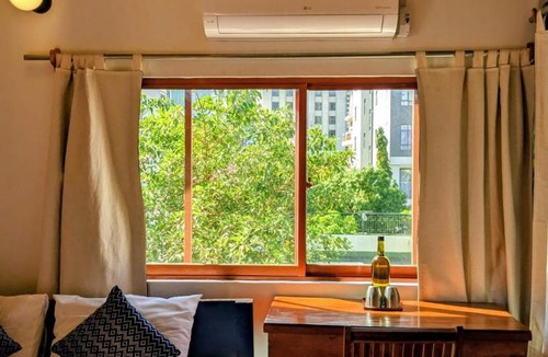 Chamkar Mon Hotel | YK Art House & Bong Bonlai Vegan