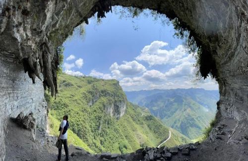 Ha Giang Hotel | Yolo Ha Giang Adventures, Motorbike and Loop Tours
