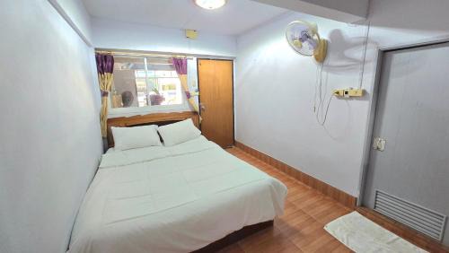 Cha-am Hostel | You And Me Guesthouse