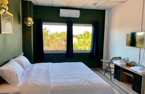 Pakse Hostel | You empire Hostel and Bar