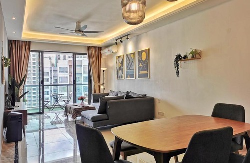 Central District Apartment | Yussy Classy Inn 3 Bedrooms - R&F Princess Cove