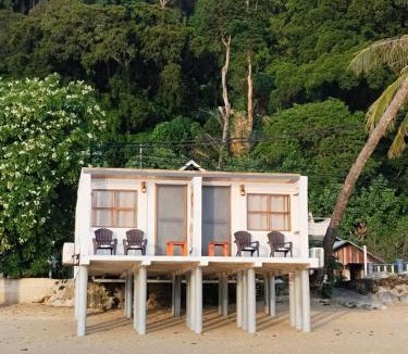 Tioman Island Bed & Breakfast | Zaidi Barumah TIOMAN