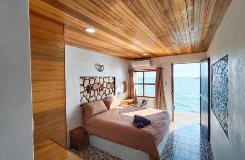 Tioman Island Bed & Breakfast | Zaidi Barumah TIOMAN