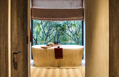 Xuan Canh Hotel | Zannier Bãi San Hô