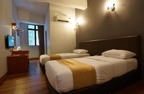 Taman Century Hotel | Zen Zeng Hotel
