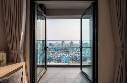 District 1 Apartment | Zenity 3BR Family Stay Pool, Gym & City View