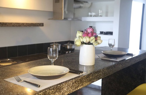 Daun Penh Apartment | Zinc Urbannest apartment