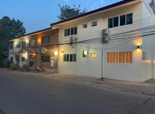 จอมเมือง Motel