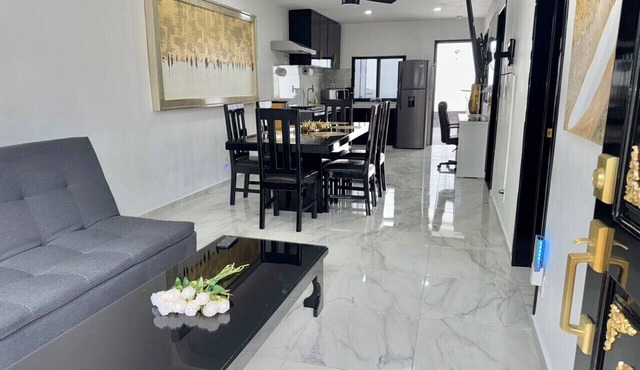 1000sqft Luxury Villa | 1-Min Walk to Ocean View | Pool Soak | Golf Cart Assistance + Breakfast