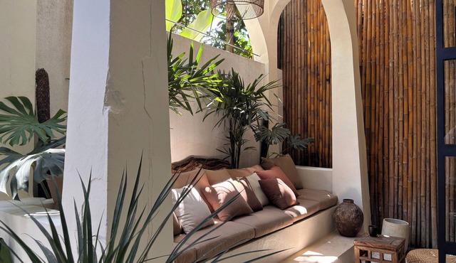 100m from night market - Casa Claudia
