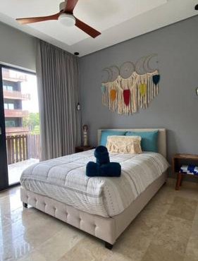 1BR con entrada gratuita club de playa hábitas