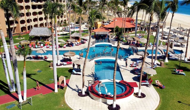 1BR Oceanfront Condo w/Pool & Spa