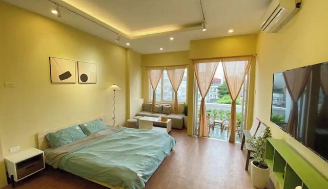 1BR-Old Quarter-Bright-Spacious-Center-Local Flat