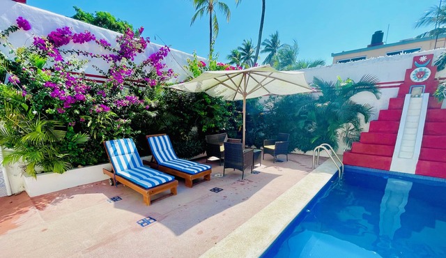 2 bed, 2 bath house w/private pool, pyramid waterfall, short walk to beach. in Barra de Navidad