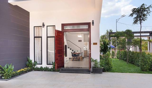2 Bedrm Villa+ Living Room, 15 mins walk to Center