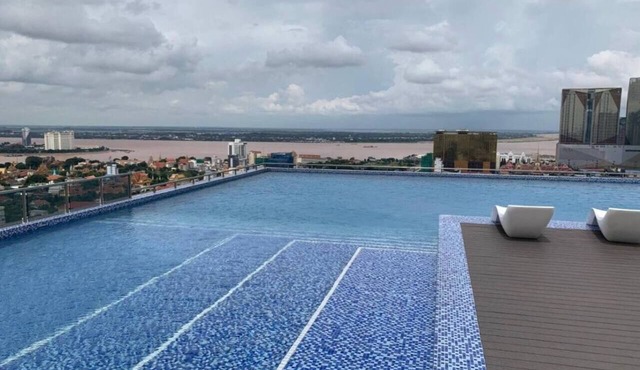 2-bedroom hotel in superb Phnom Penh with AC and fitness room