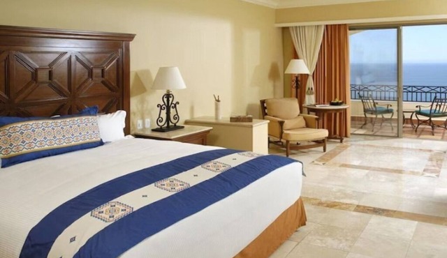 2-bedroom hotel in beautiful Cabo San Lucas with AC and fitness room